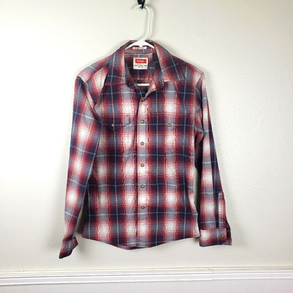 Men's Wrangler Red Plaid Snap Pearl Button Up Flex For Comfort Shirt size Small